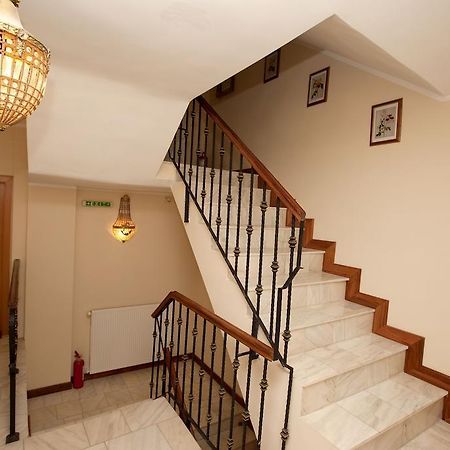 Pension Dinu Residence Тимишоара Экстерьер фото