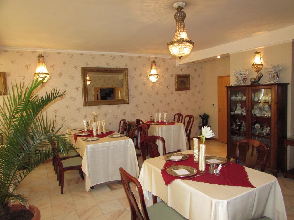 Pension Dinu Residence Тимишоара Экстерьер фото